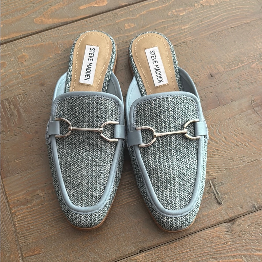NEW Steve Madden Kordyn Horsebit Mule
BLUE RAFFIA, Size 7M